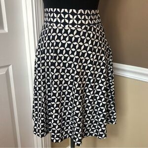 NWT Loft Patterned Flounce Skirt